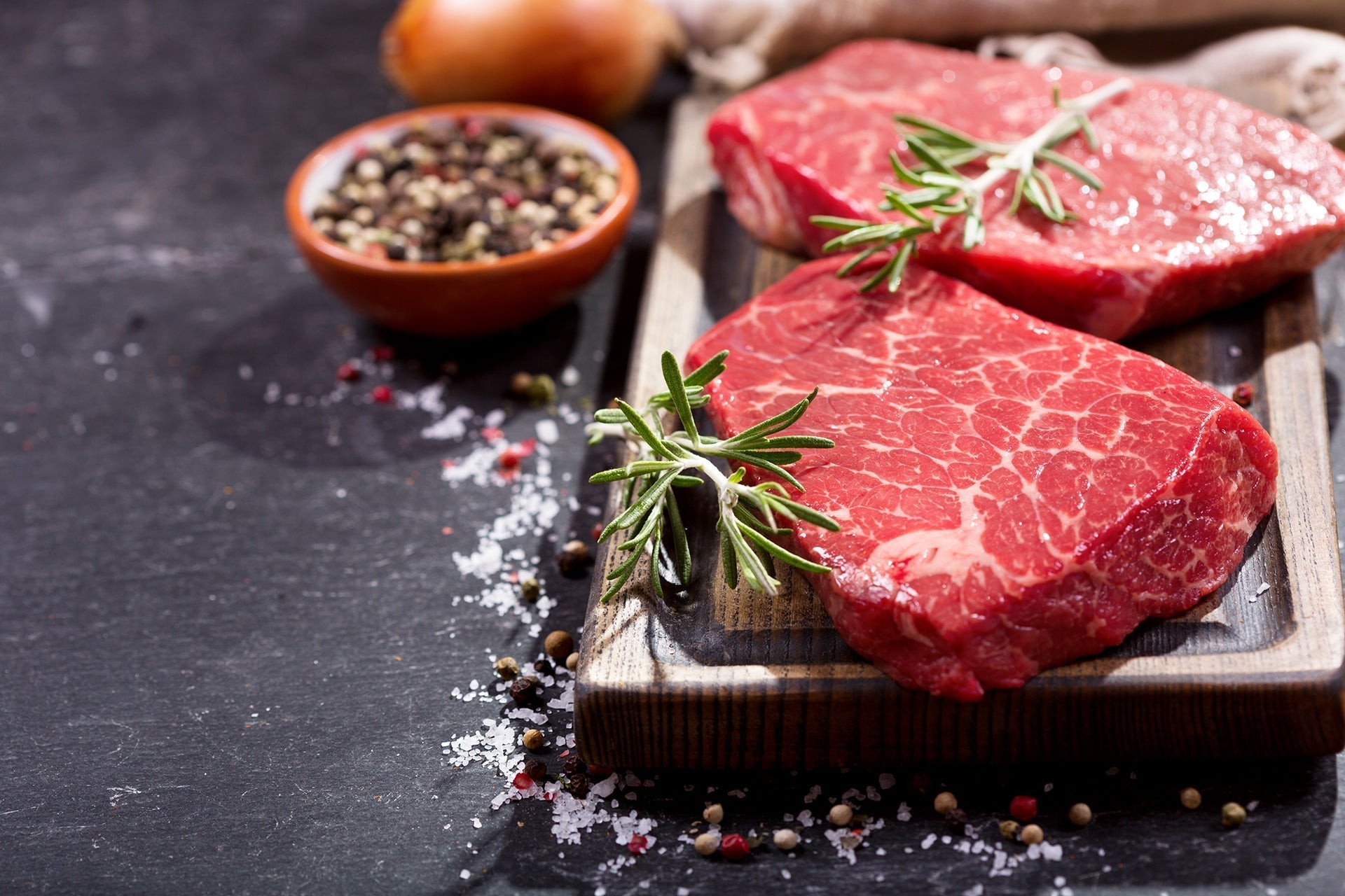 安全な肉の選び方とは? ポイントを押さえて解説