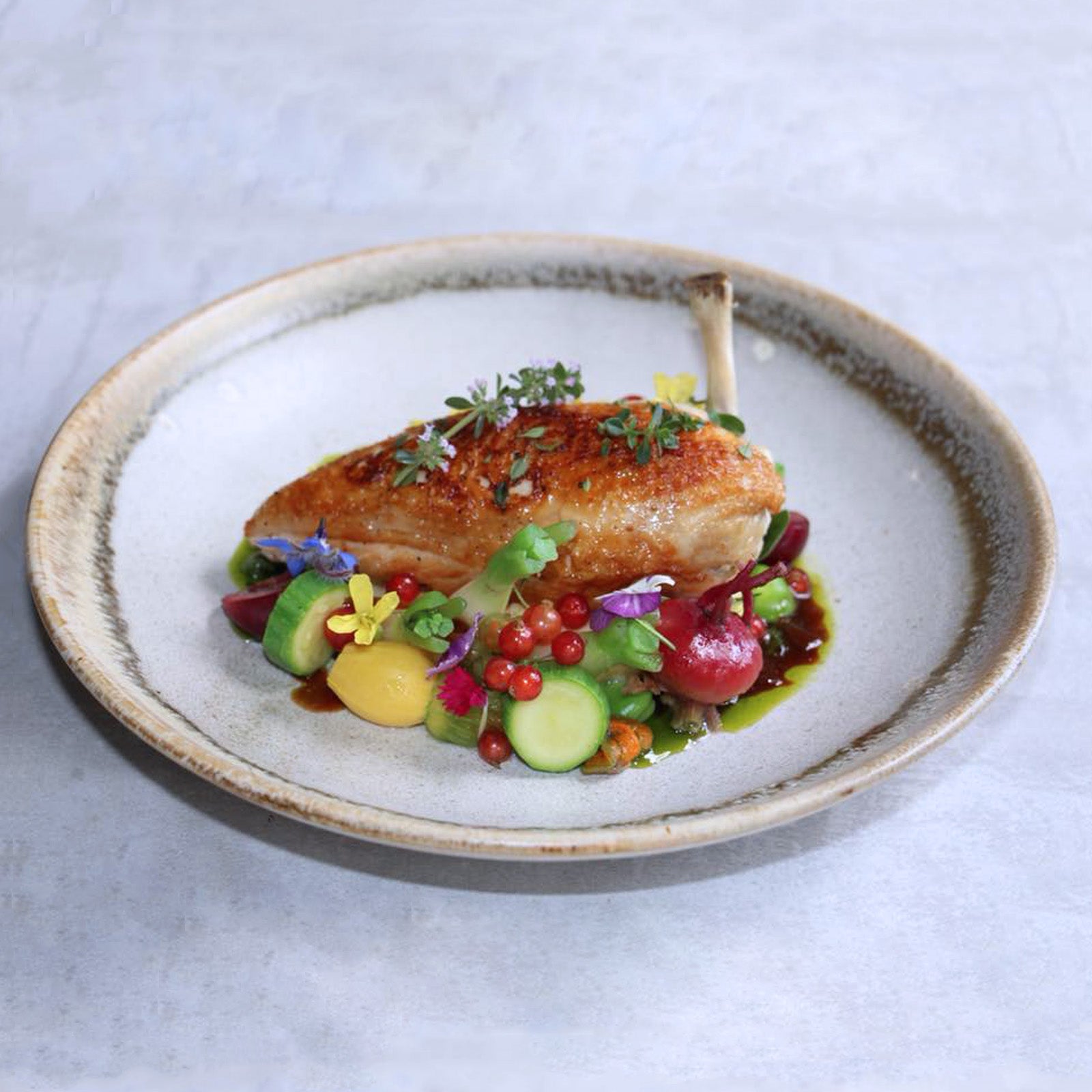 ニュージーランド産 有機 オーガニック チキン 骨付きもも肉 フリーレンジ 放し飼い 鶏肉 (400g) ホライズンファームズ