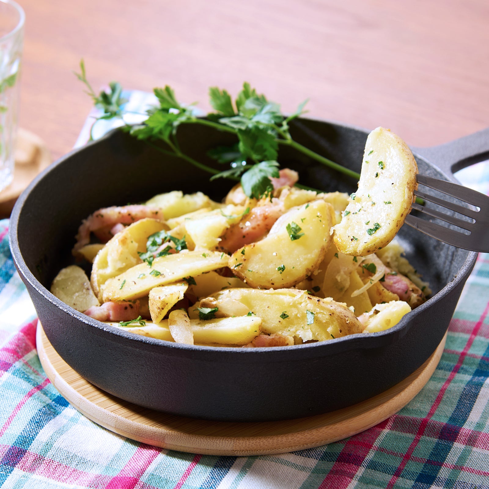 冷凍 皮付き カット じゃがいも 北海道産 化学物質不使用 (300g x 2) ホライズンファームズ