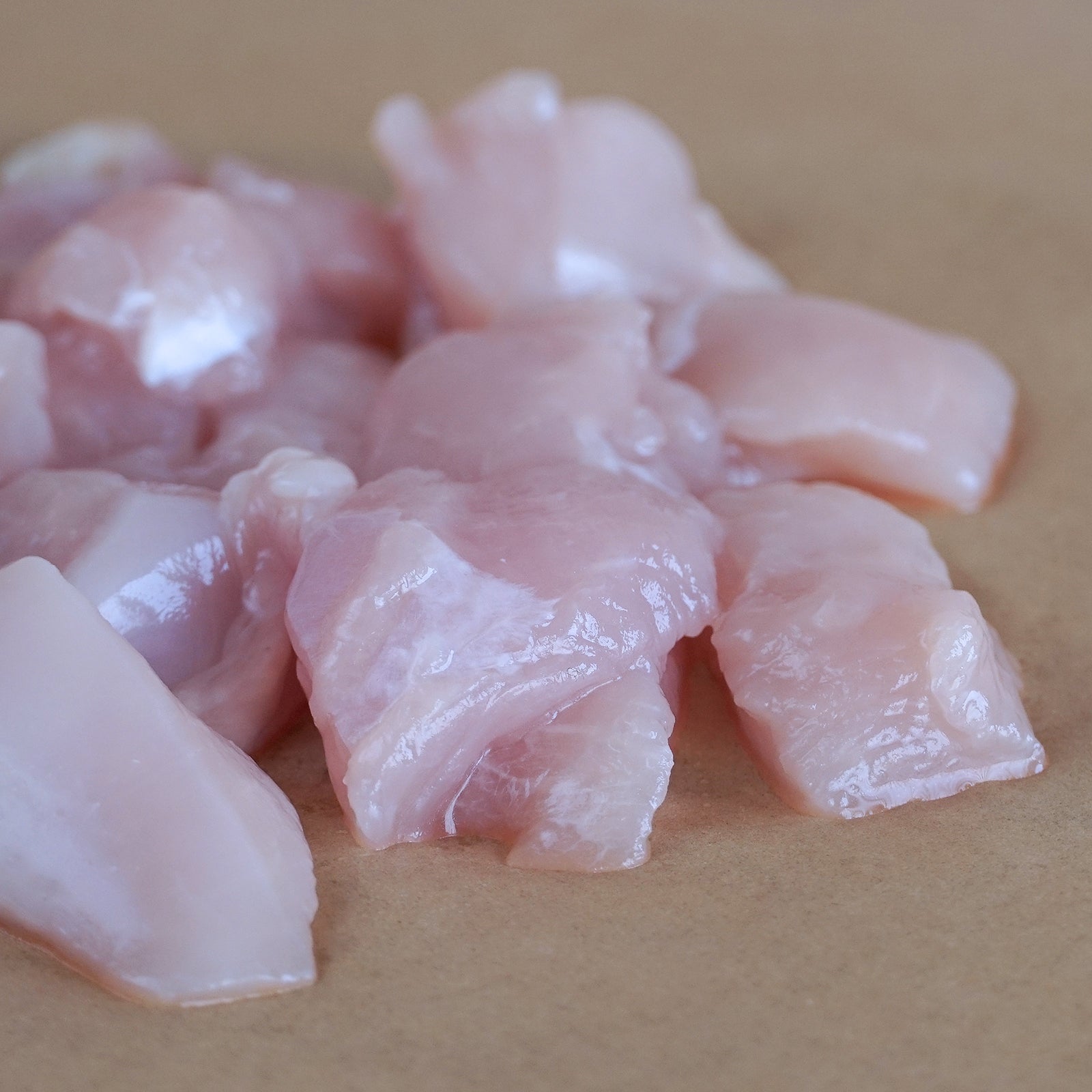 国産 無投薬 放牧 チキン 地鶏 銀山赤どり 皮無し ムネ肉 ササミ 角切り (100g) ホライズンファームズ