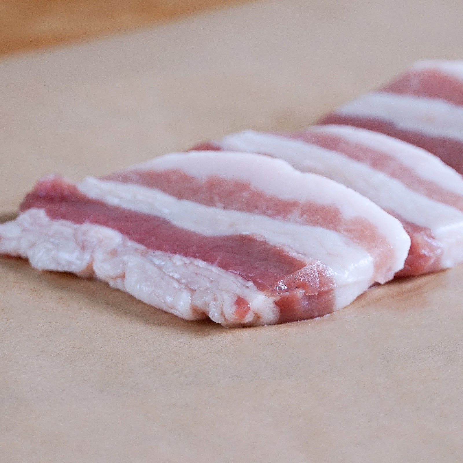 放牧 黒豚 放牧豚 豚バラ 厚切り スライス 焼肉用 (100g) ホライズンファームズ