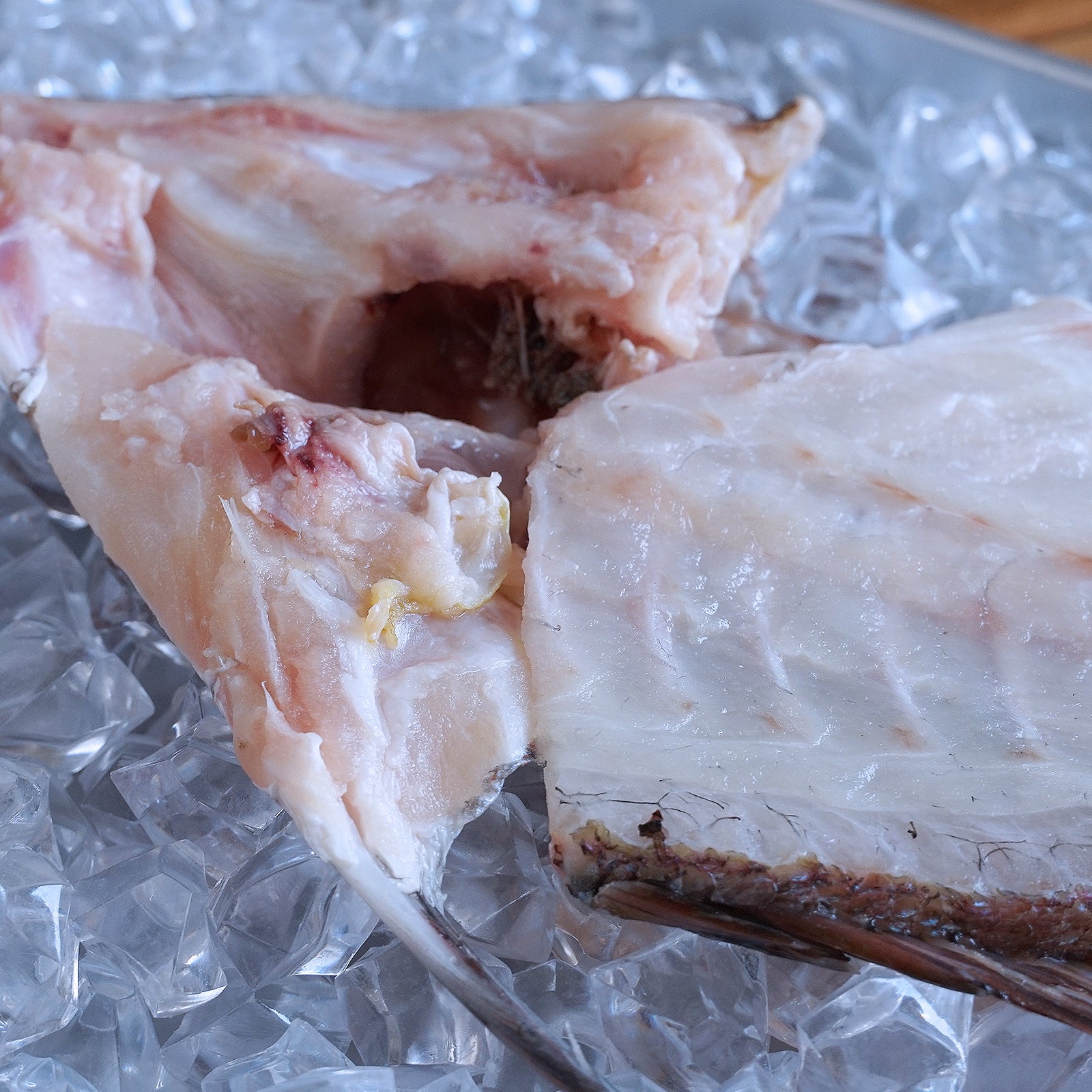 BAP 認証 無投薬 養殖 冷凍 真鯛 鯛カマ 鯛アラ 愛媛県産 (300g) ホライズンファームズ