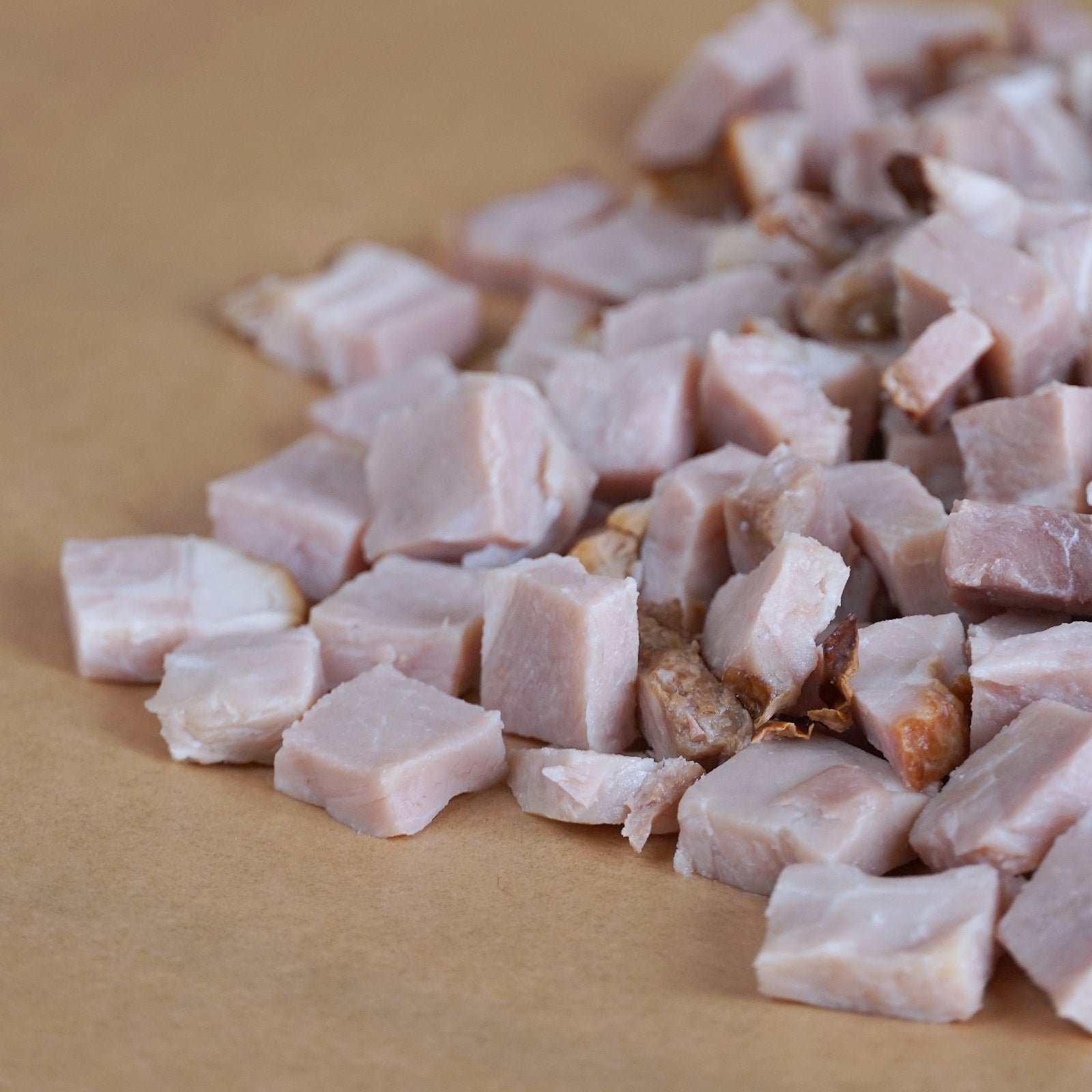 無添加 砂糖不使用 放牧豚 モモ肉 厚切り スモーク ハム 角切り 炒飯用 (200g) ホライズンファームズ