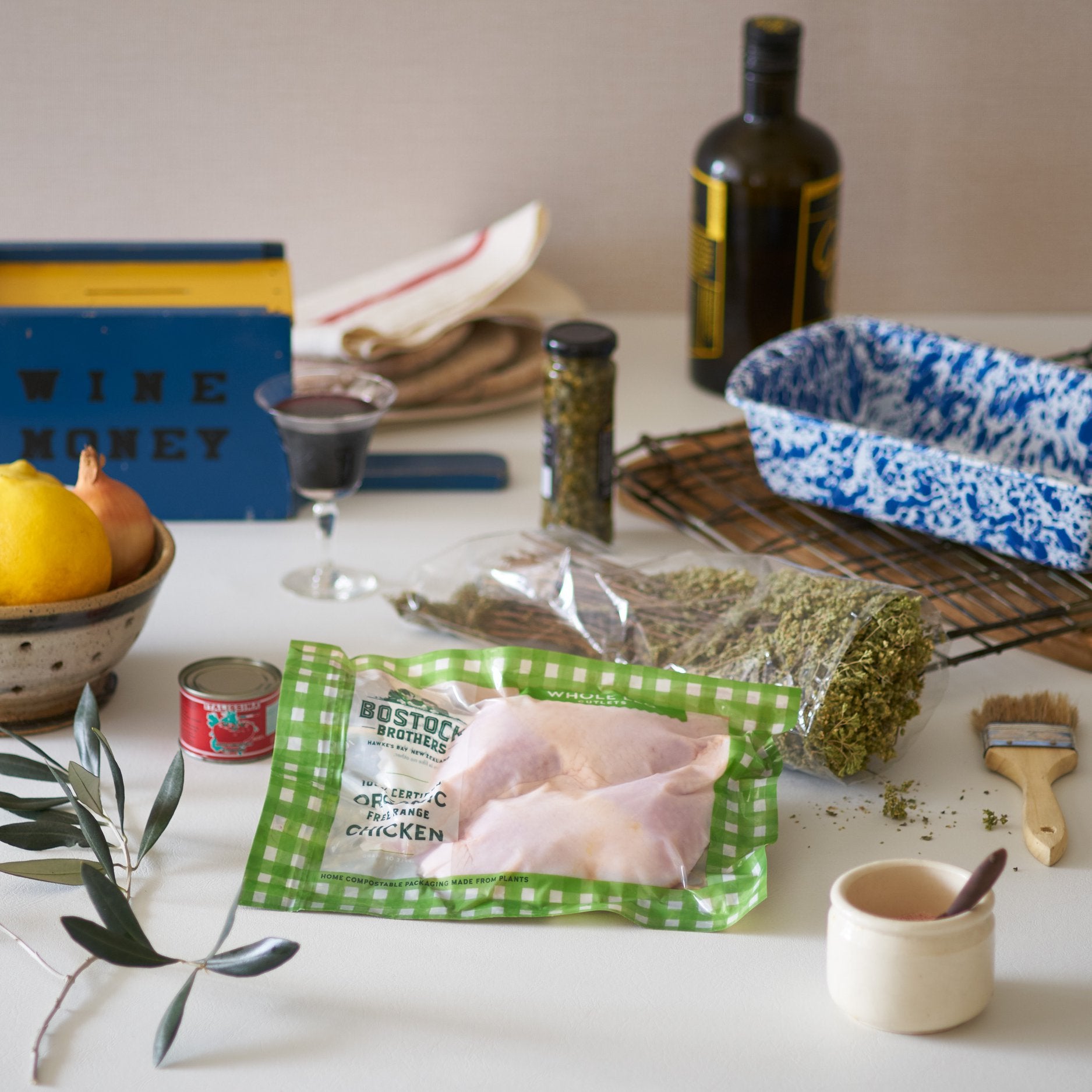 ニュージーランド産 有機 オーガニック チキン 骨付きもも肉 フリーレンジ 放牧 鶏肉 (500g) ホライズンファームズ