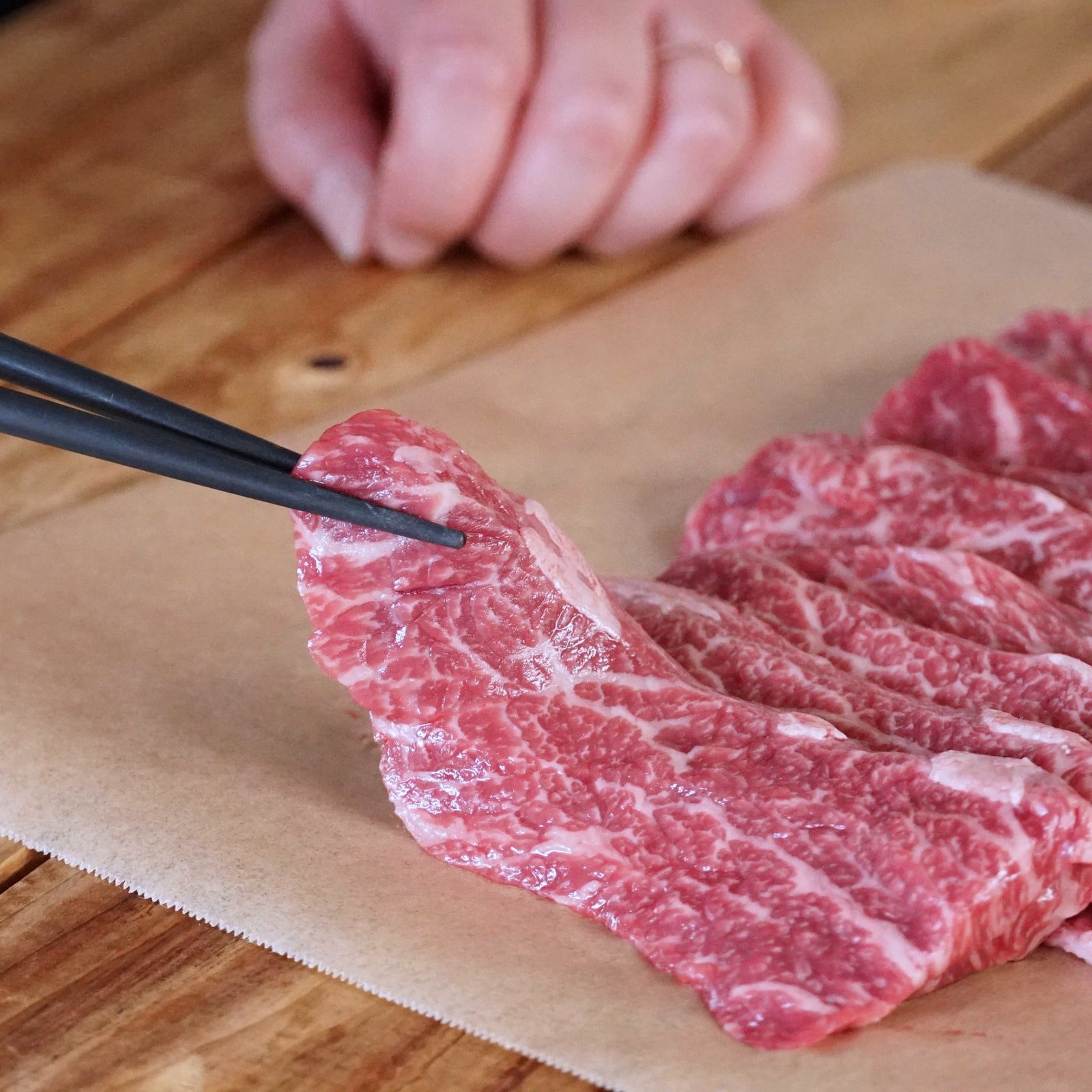 グレインフェッドビーフ 上カルビ 焼肉用 スライス ニュージーランド産 放牧牛 訳あり (300g) 賞味期限:2025/8/22【日時指定不可】【銀行振込不可】 ホライズンファームズ