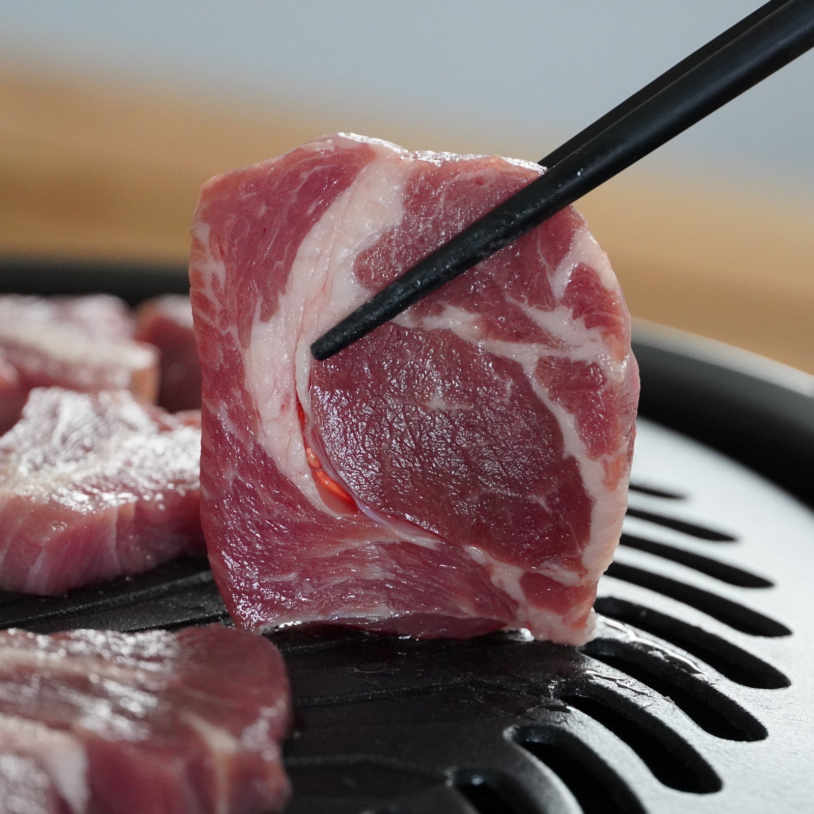 ニュージーランド産 ラム肉 ラムショルダー 焼肉用 厚切り スライス (300g) ホライズンファームズ