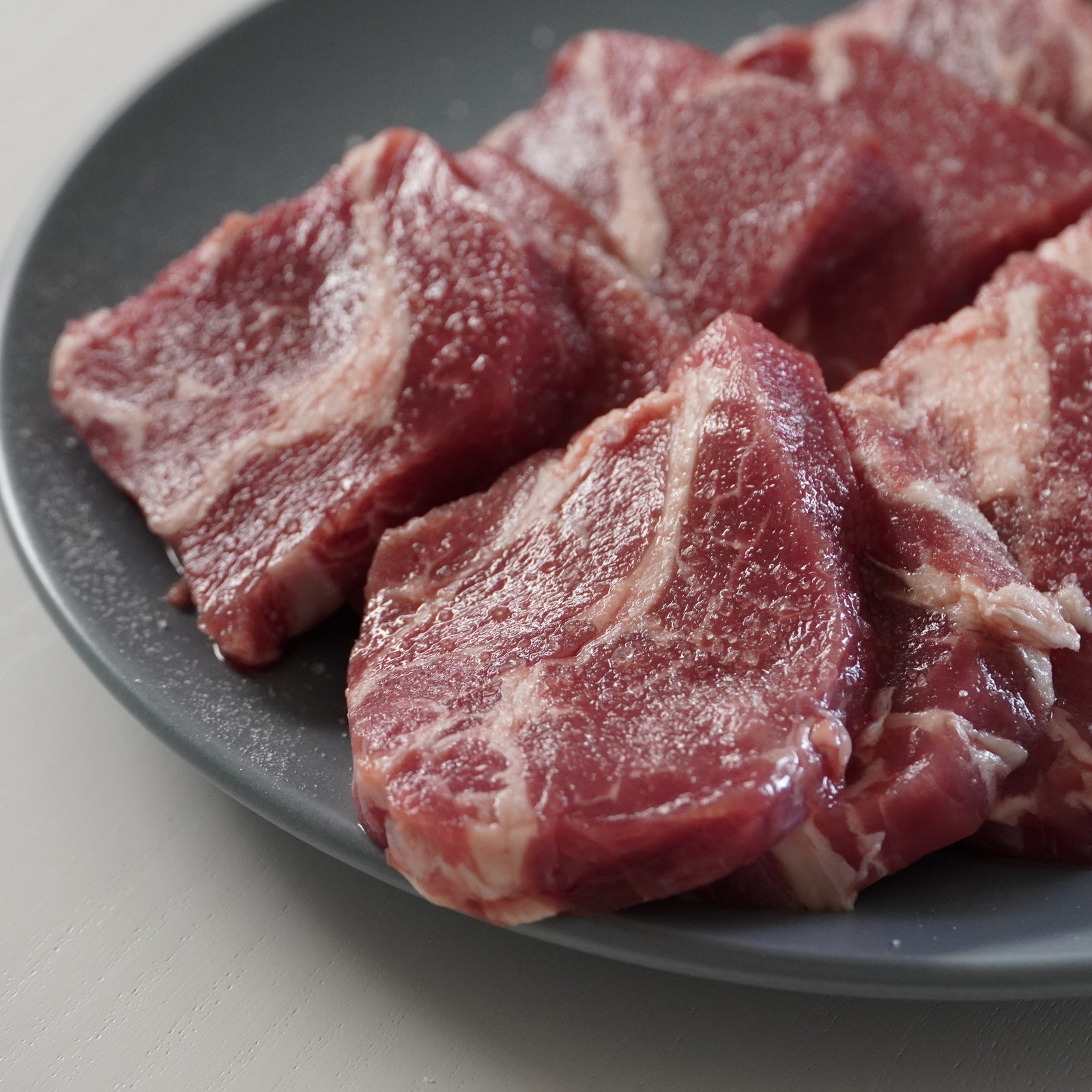 ニュージーランド産 ラム肉 ラムショルダー 焼肉用 厚切り スライス (300g) ホライズンファームズ