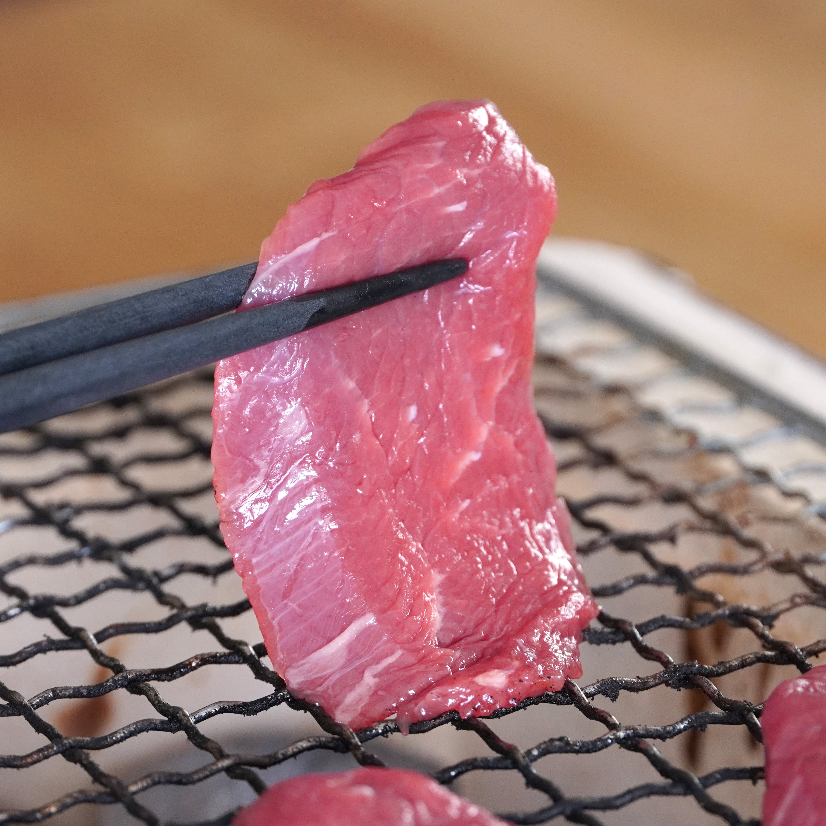 グラスフェッドビーフ 赤身 焼肉用 牛肉 スライス ウワミスジ 希少部位 ニュージーランド産 牧草牛 (300g) ホライズンファームズ