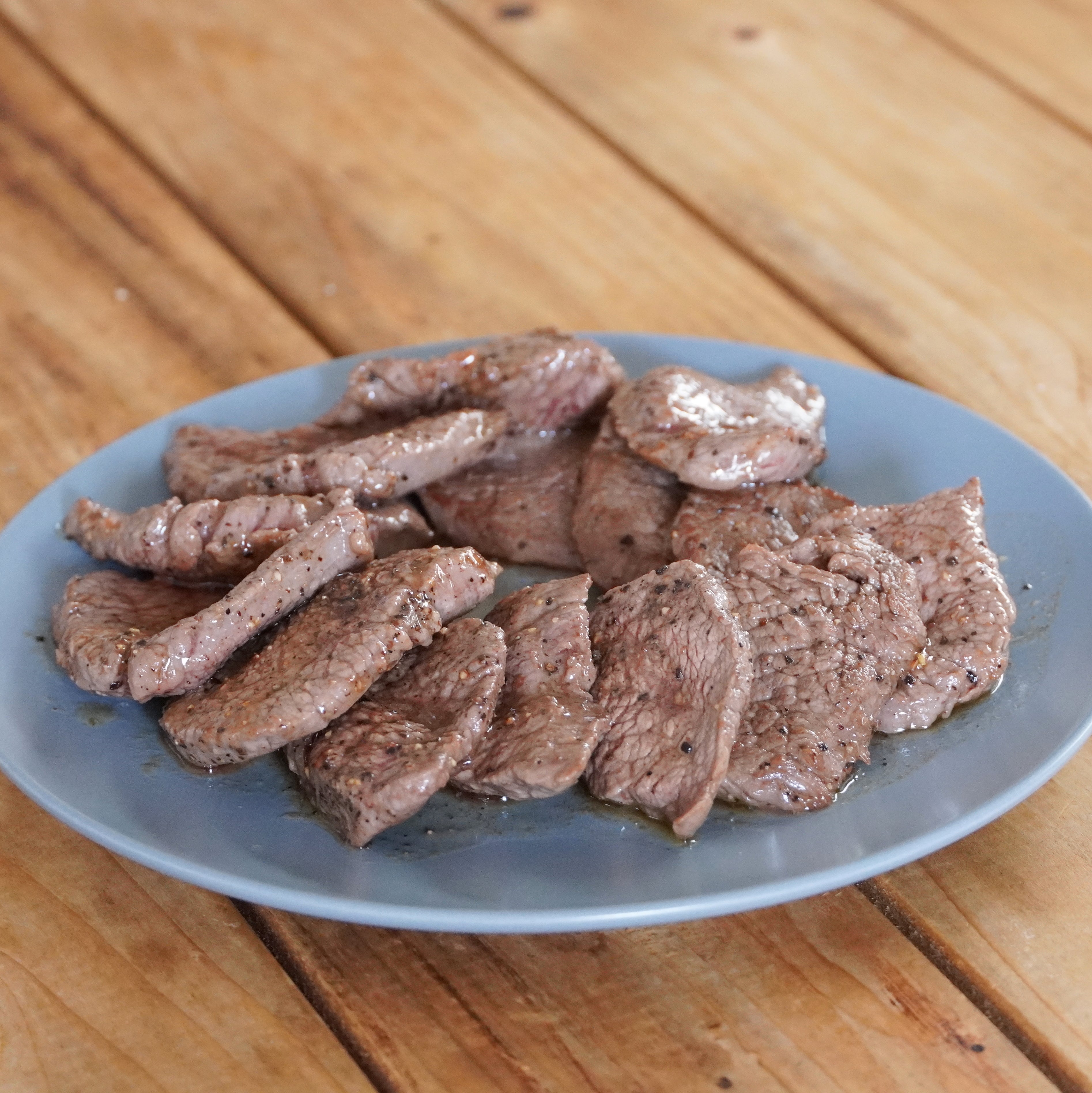 グラスフェッドビーフ 赤身 焼肉用 牛肉 スライス ウワミスジ 希少部位 ニュージーランド産 牧草牛 (300g) ホライズンファームズ