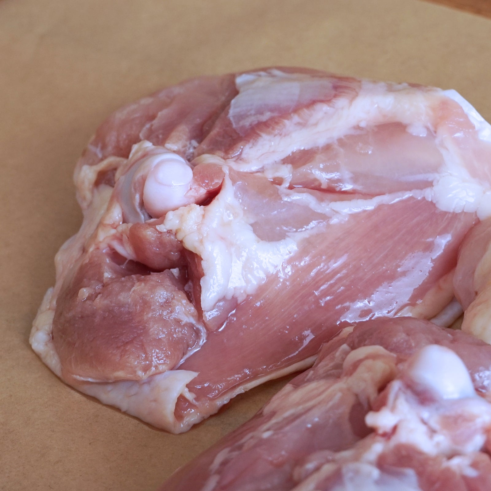 ニュージーランド産 有機 オーガニック チキン 骨付きもも肉 フリーレンジ 放し飼い 鶏肉 (400g) ホライズンファームズ