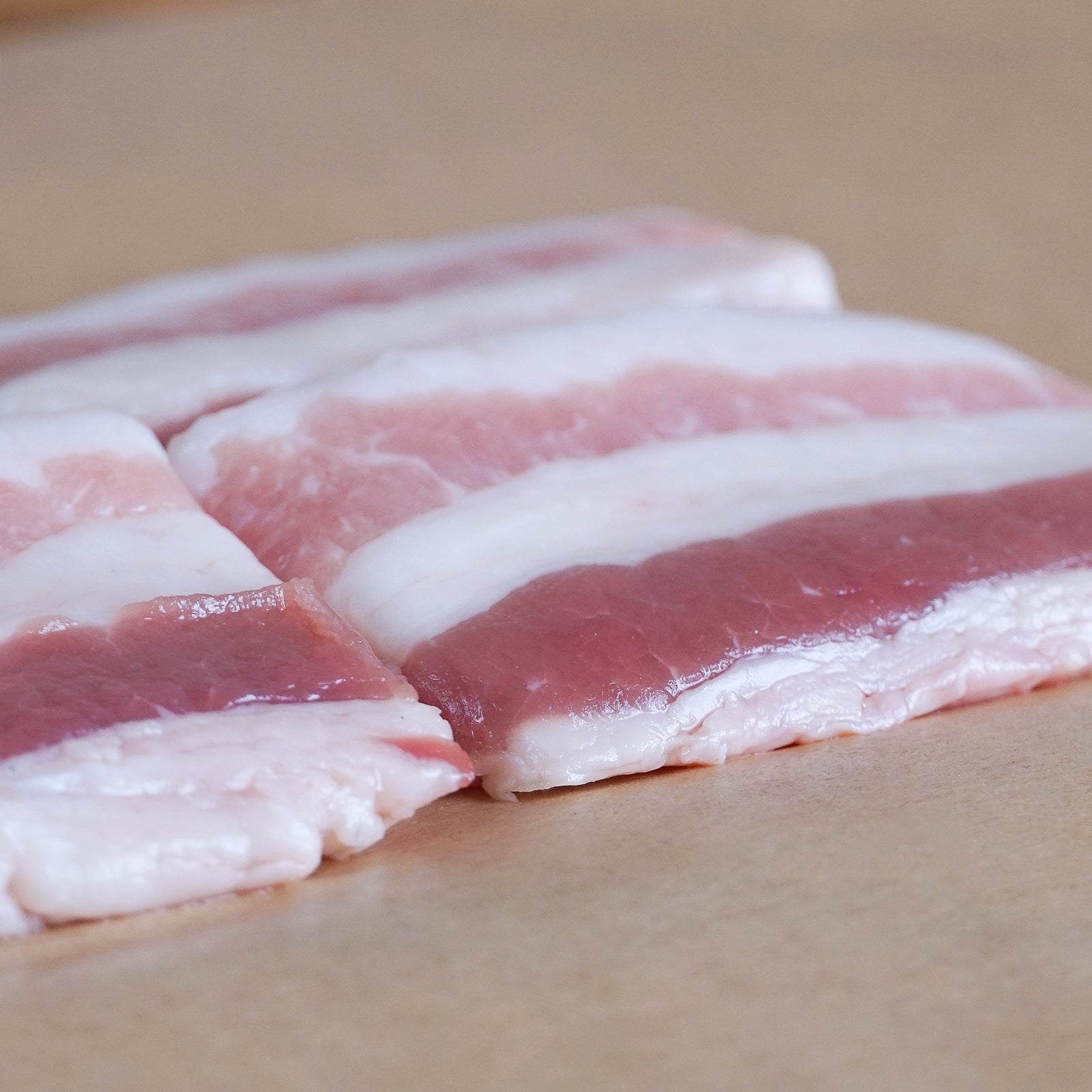 放牧 黒豚 放牧豚 豚バラ 厚切り スライス 焼肉用 (100g) ホライズンファームズ