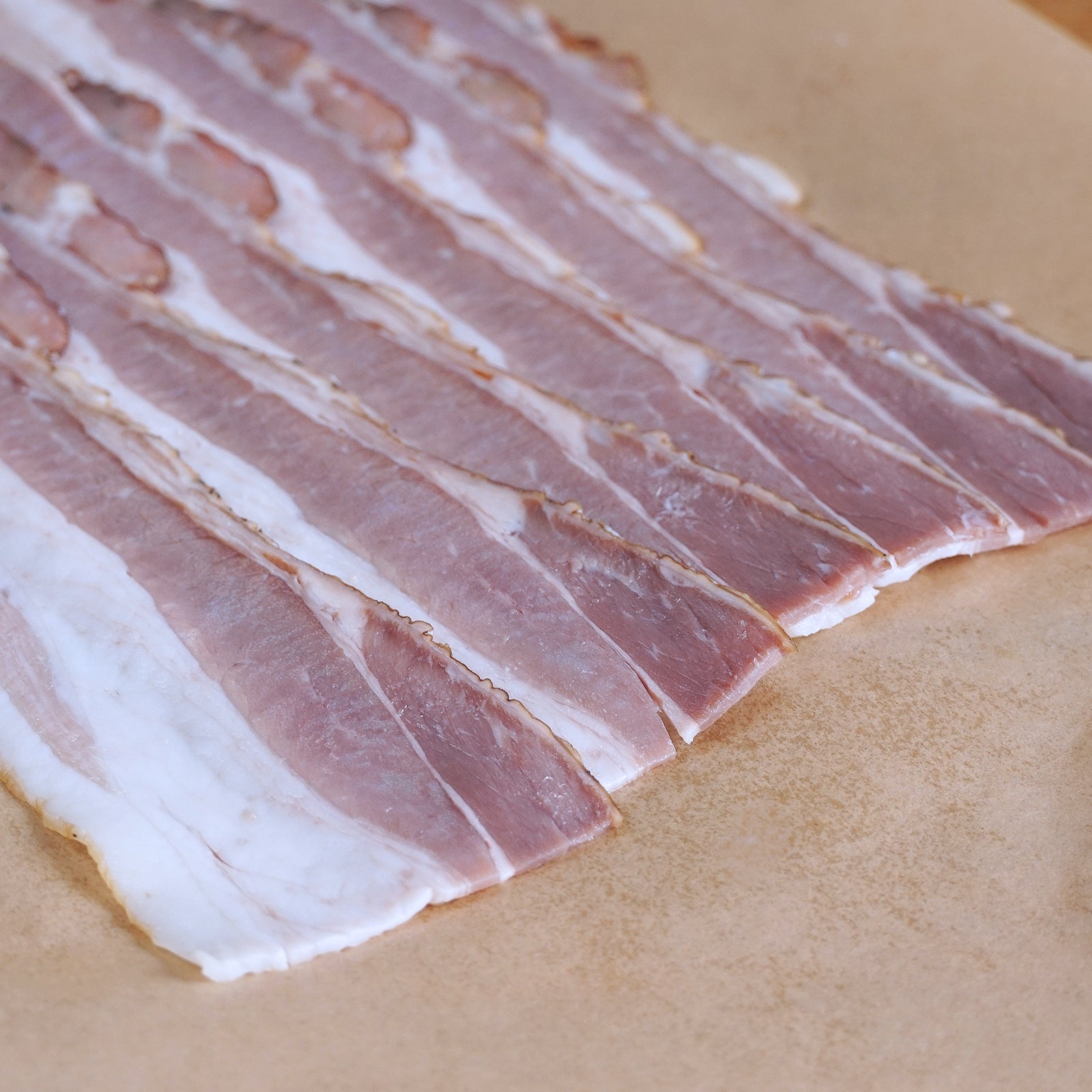 無添加・砂糖不使用 放牧 黒豚 豚バラ スモーク アメリカンスタイル ベーコン スライス 生食可 北海道産 (100g) ホライズンファームズ