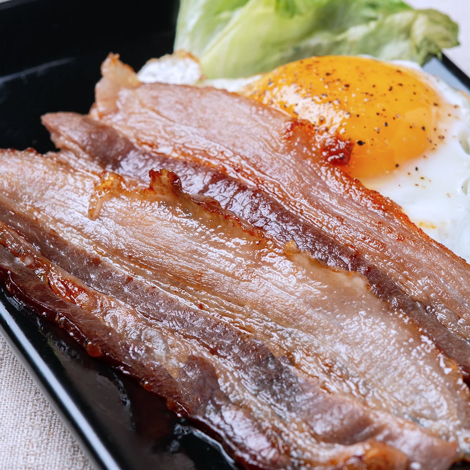 無添加・砂糖不使用 放牧 黒豚 豚バラ スモーク アメリカンスタイル ベーコン スライス 生食可 北海道産 (100g) ホライズンファームズ