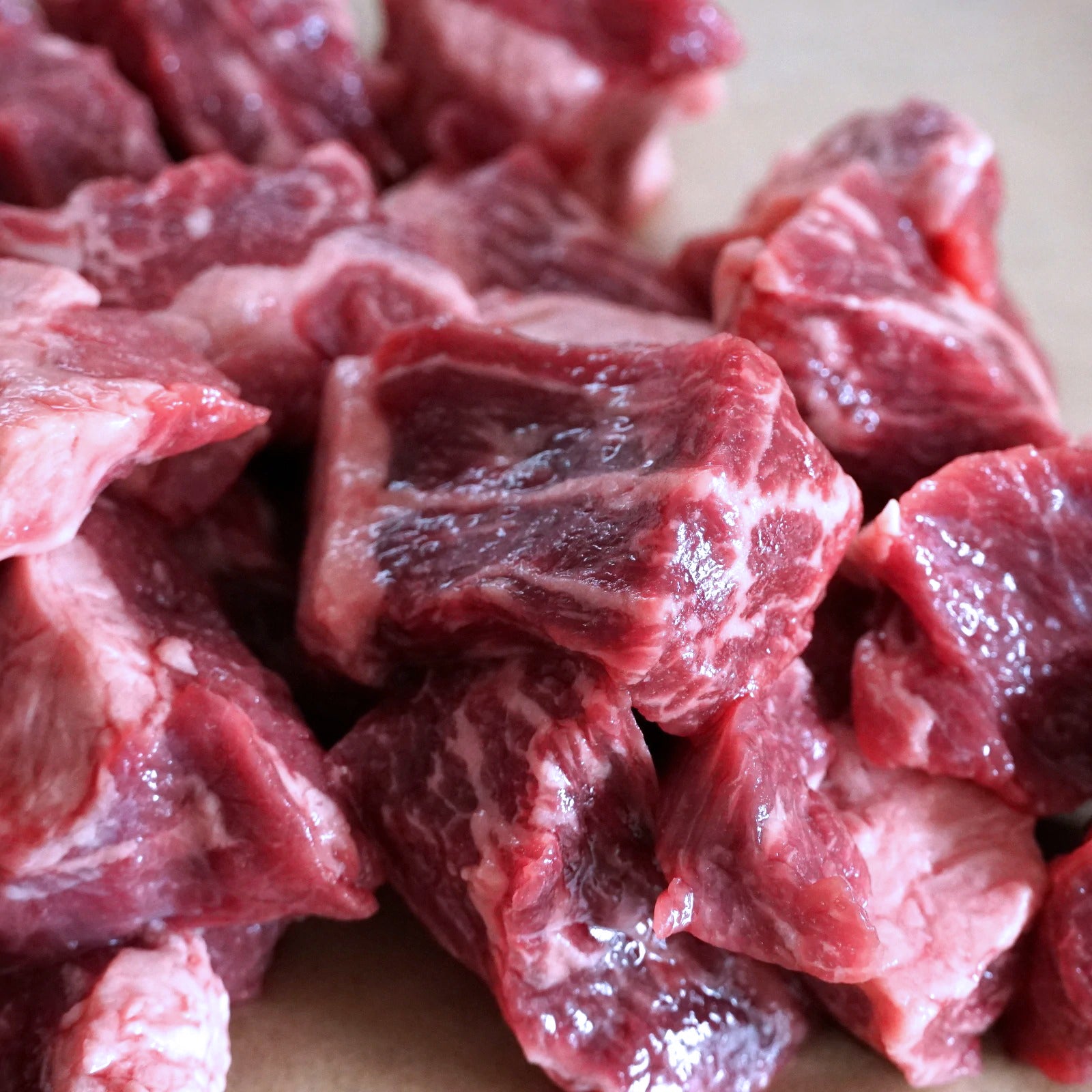 グレインフェッドビーフ 牛肉 角切り 煮込み・カレー・シチュー用 ニュージーランド産 (300g) ホライズンファームズ
