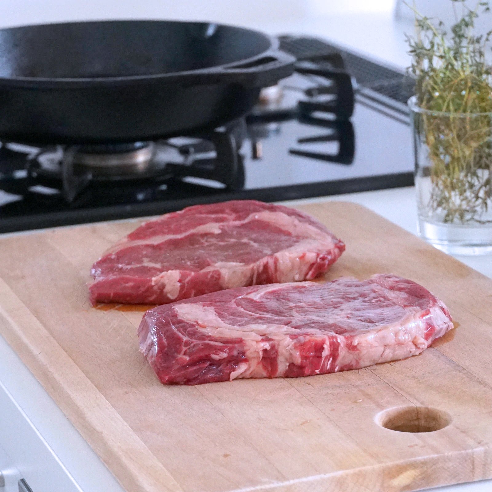 グレインフェッドビーフ 牛肉 リブロース ステーキ ニュージーランド産 放牧牛 訳あり (200g) 賞味期限：2025/6/13 ホライズンファームズ
