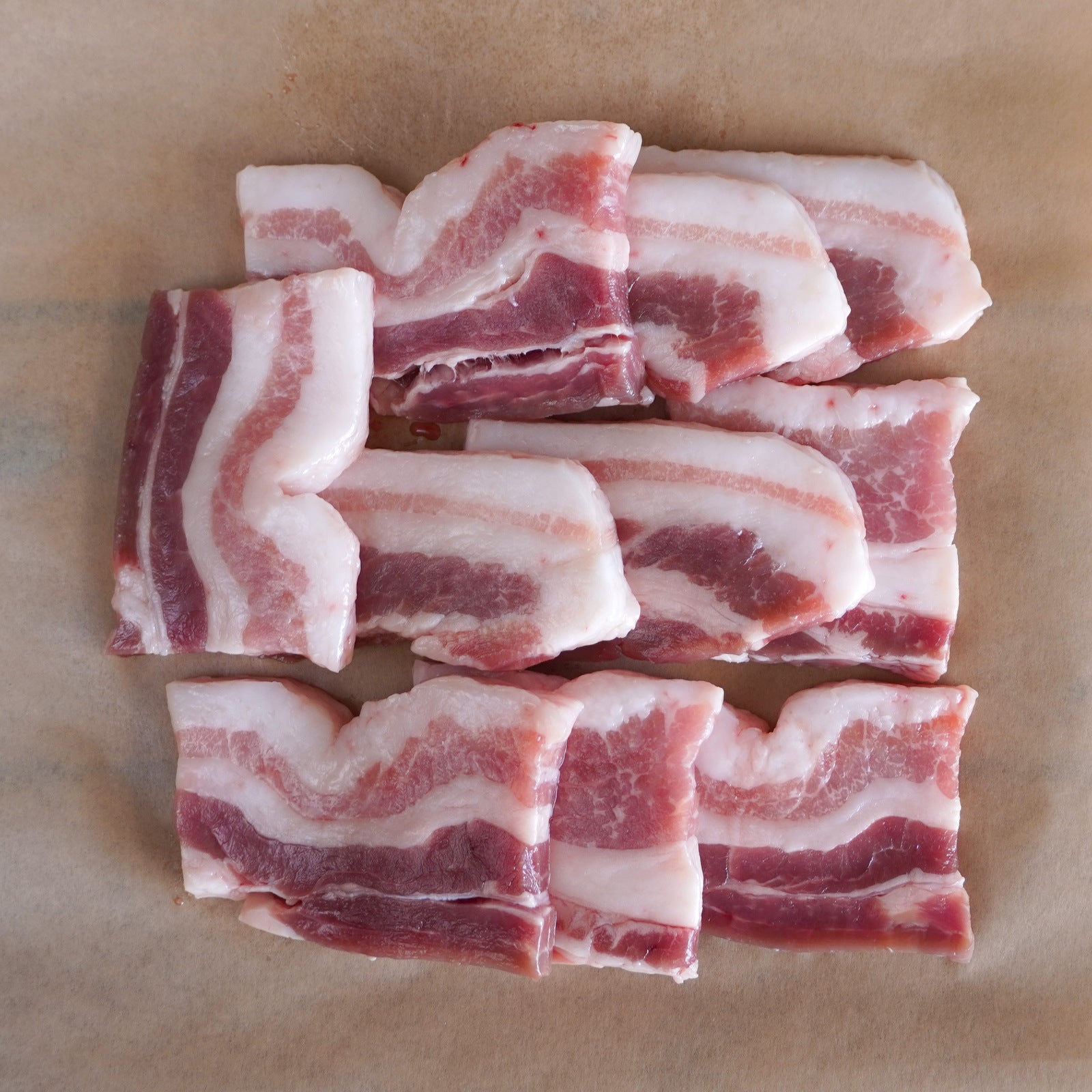 放牧 黒豚 放牧豚 豚バラ 厚切り スライス 焼肉用 (300g) ホライズンファームズ