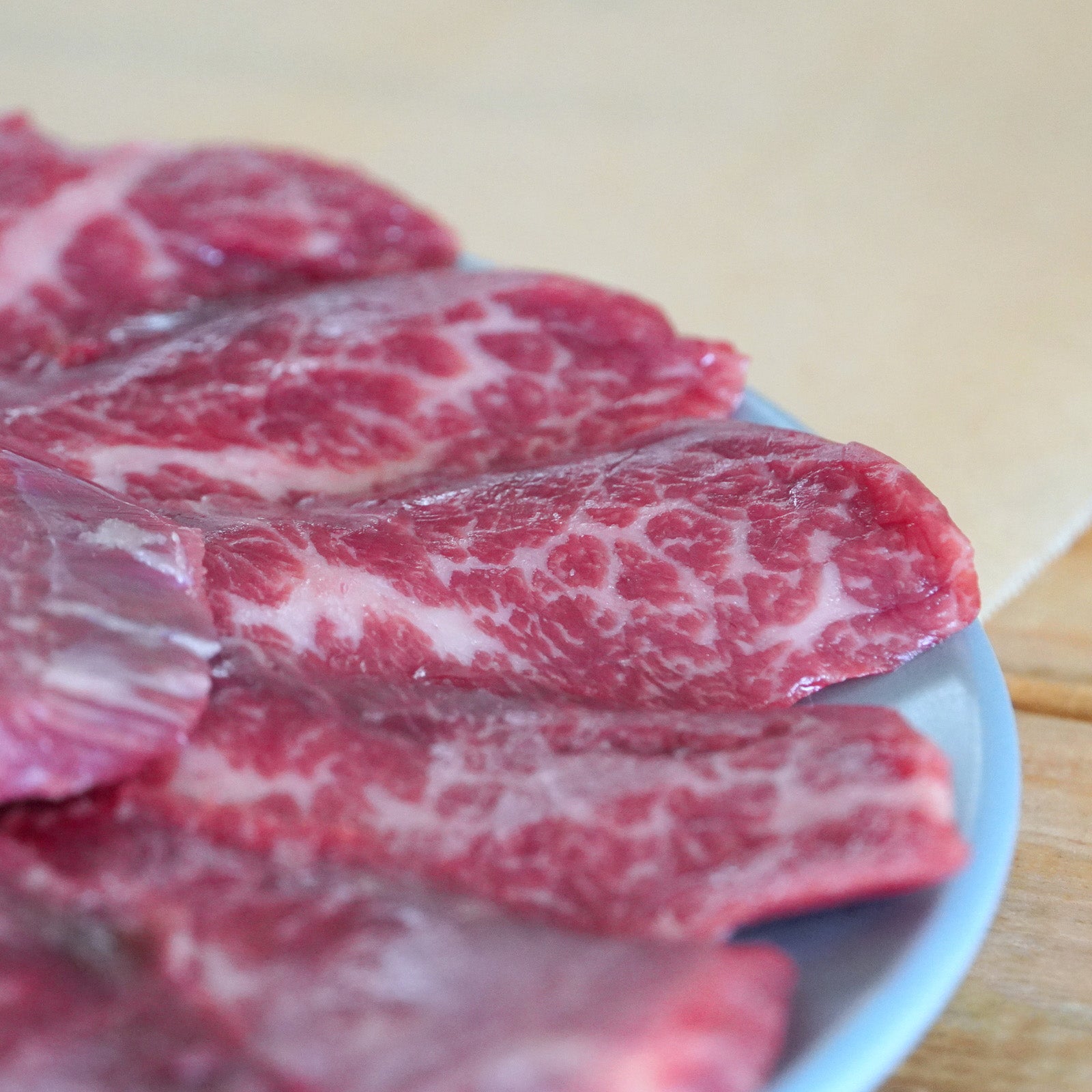 牛バラ　放牧　焼肉用　カルビ　和牛　国産　遺伝子組換え不使用　スライス　牛肉　(300g)