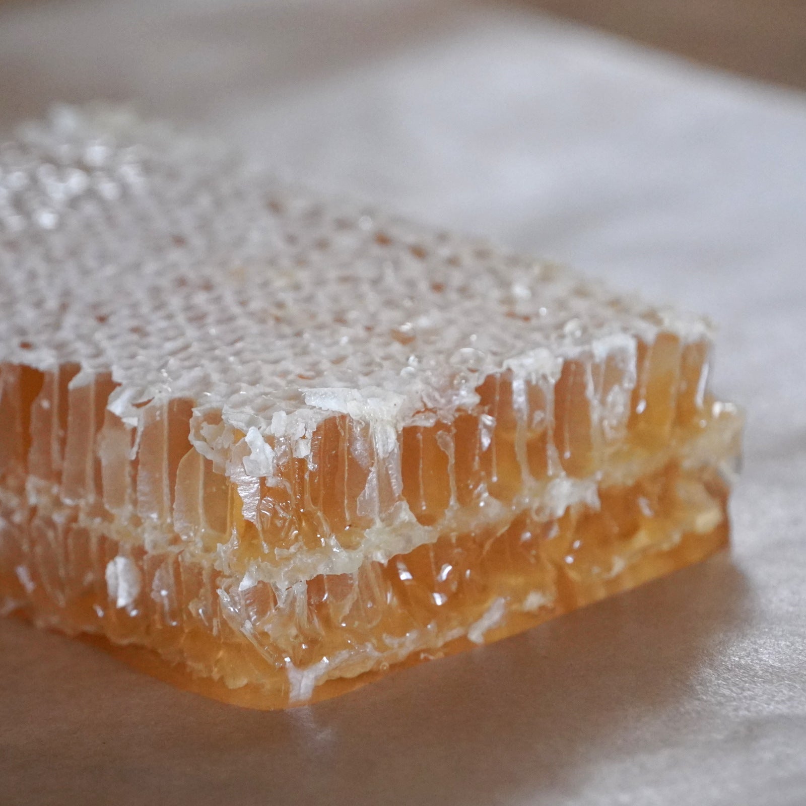 オーガニック 巣蜜 非加熱 生はちみつ ハンガリー産 (200g) ホライズンファームズ