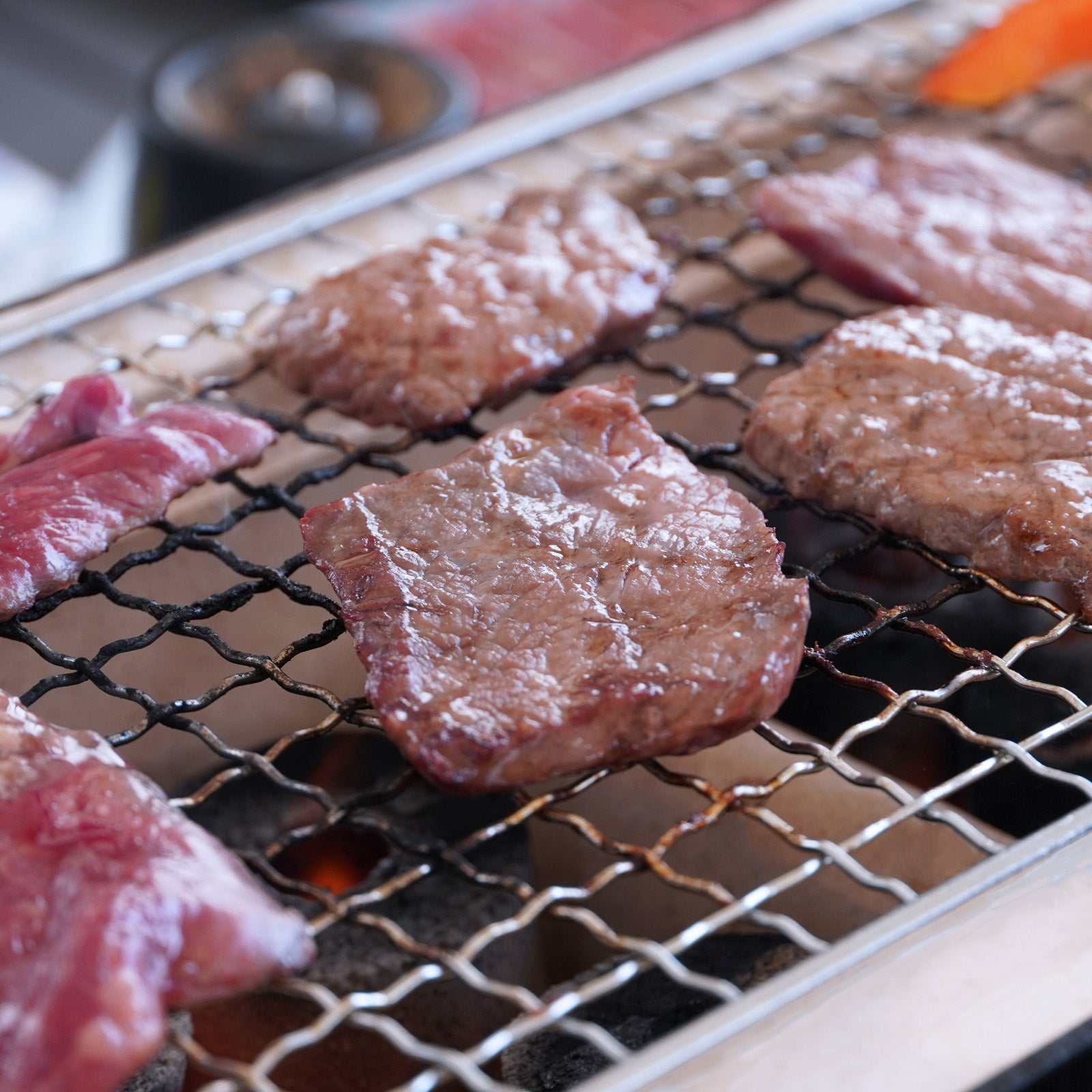 グレインフェッドビーフ カイノミ 焼肉用 スライス ニュージーランド産 放牧牛 訳あり (300g) 賞味期限：2025/6/12 ホライズンファームズ